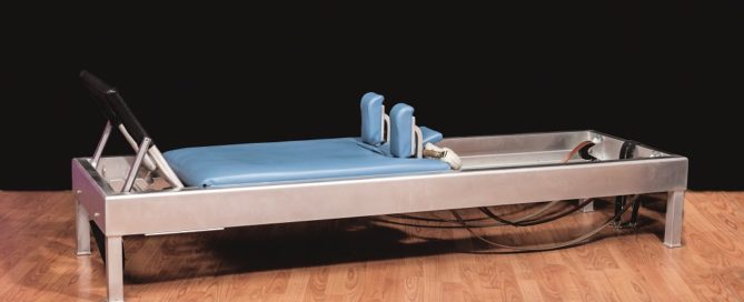 Reformer Universal. Clases de Romana's Pilates en Feel Fit Madrid con Carlos Castillo