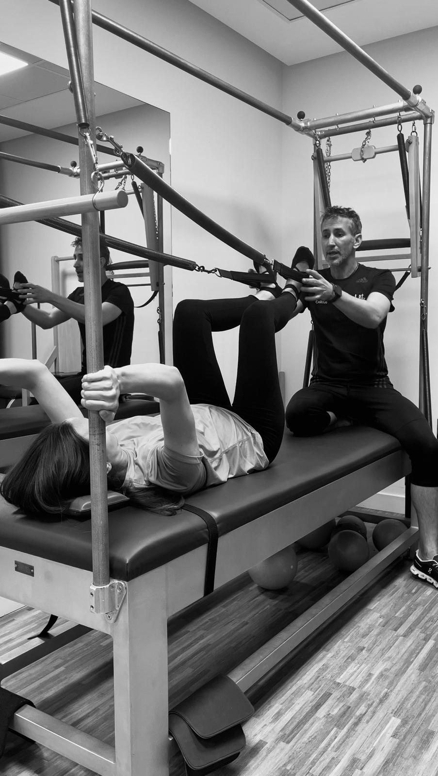 Pilates para la preparación al parto con acompañamiento individual en el Cadillac